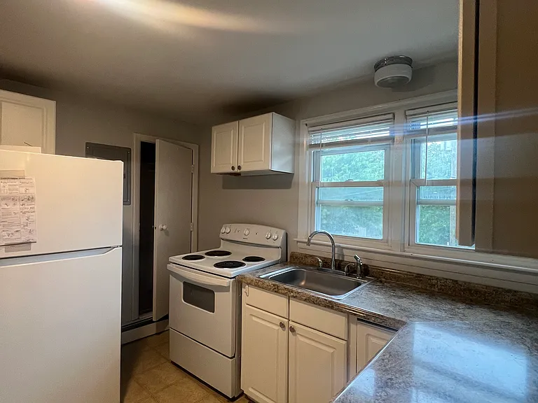 28 Concord St #10 — Photo 3