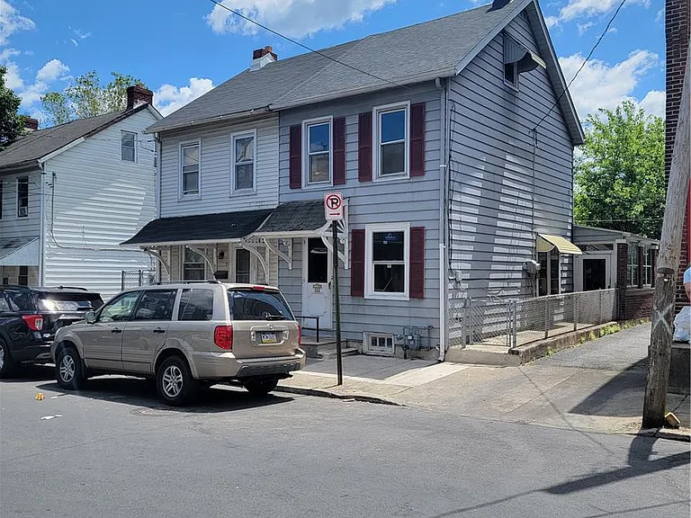 132 W Chew St — Photo 1