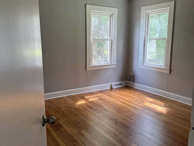 806 Garrison St — Photo 14