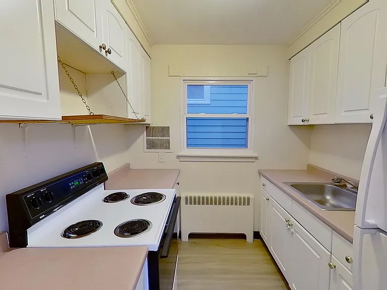 31 Parkwood St #3 — Photo 2