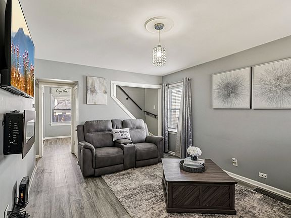 3rd image of 1636 State Line Rd