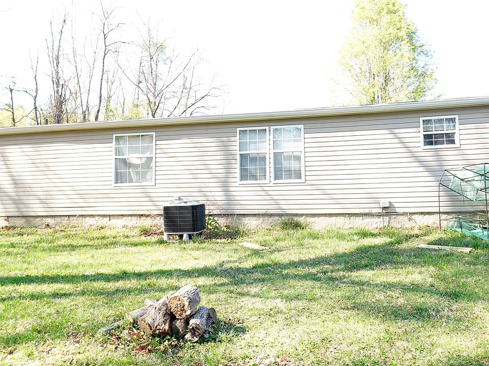 2nd image of 1231 Huff Ln