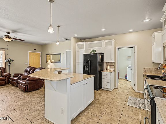 3rd image of 2000 S APACHE Road #3