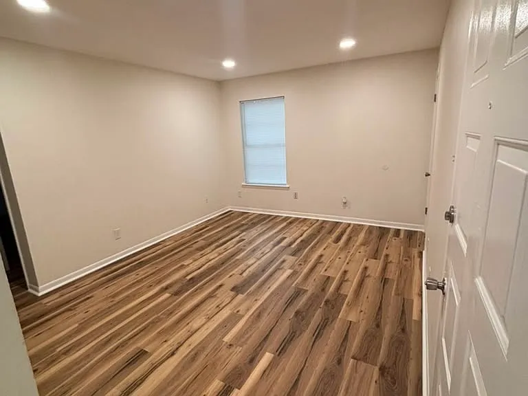1353 Dauphin St #22 — Photo 3