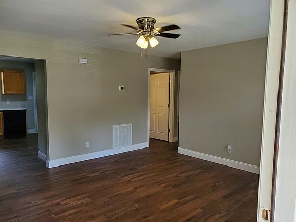 4th image of 115 Woody Meadow Dr