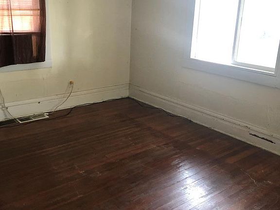 5th image of 518 S 12th St