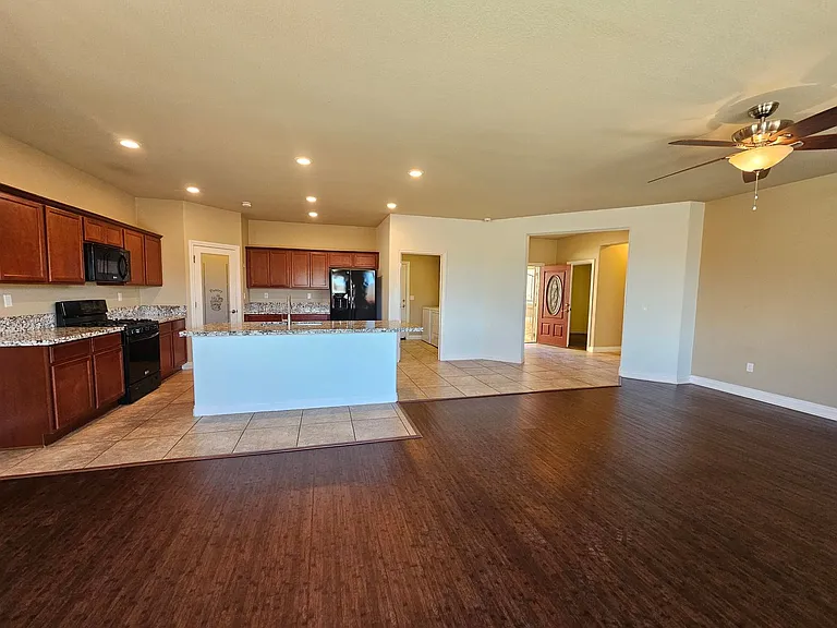 18187 Kodiak Bear Ct — Photo 5