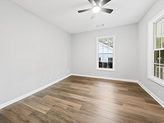 3rd image of 2021 Elgin Dr