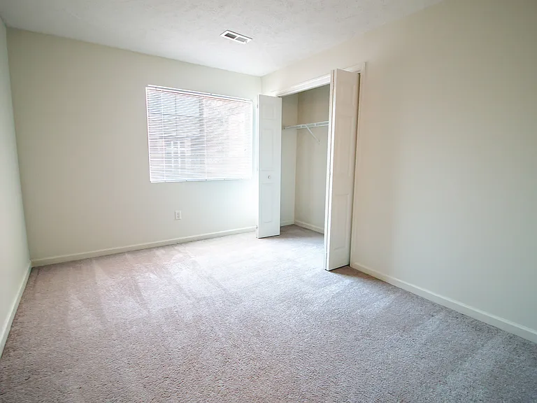 Deerfield Apartments — Photo 10