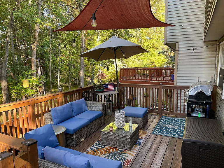 Outside Patio / Deck - Sample furnishing