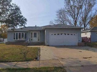 401 15th Ave W, Williston, ND 58801