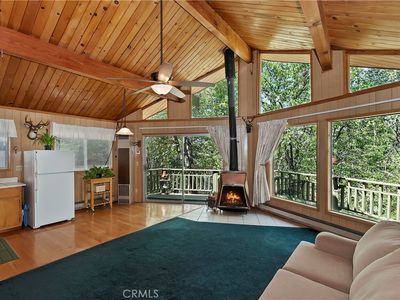 33094 Robin Ln, Arrowbear Lake, CA, 92382