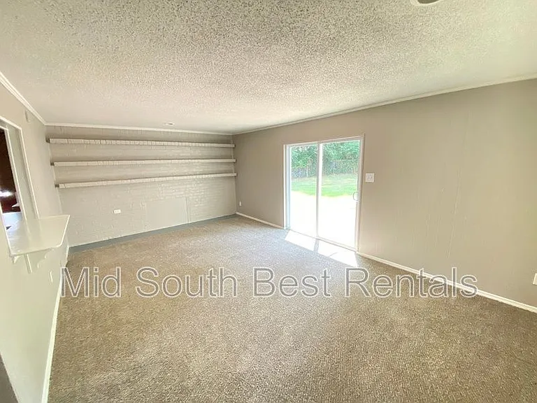 6567 Birkenhead Rd — Photo 2