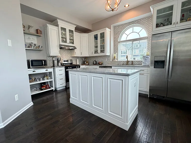 173 Providence Ln — Photo 15