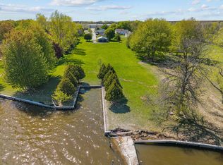 1299 N Lake St, Neenah, WI 54956