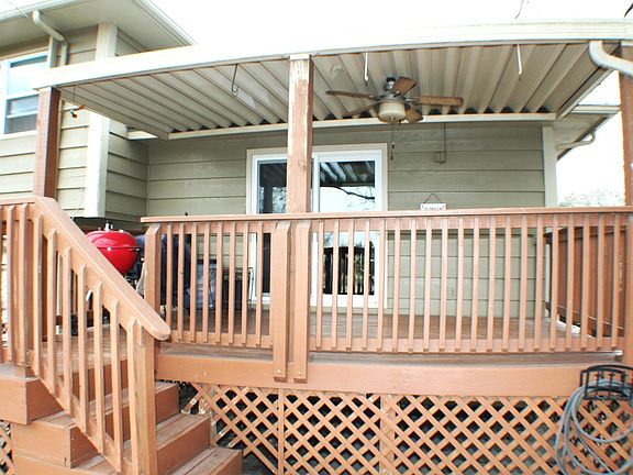 3rd image of 1726 Fairway Dr