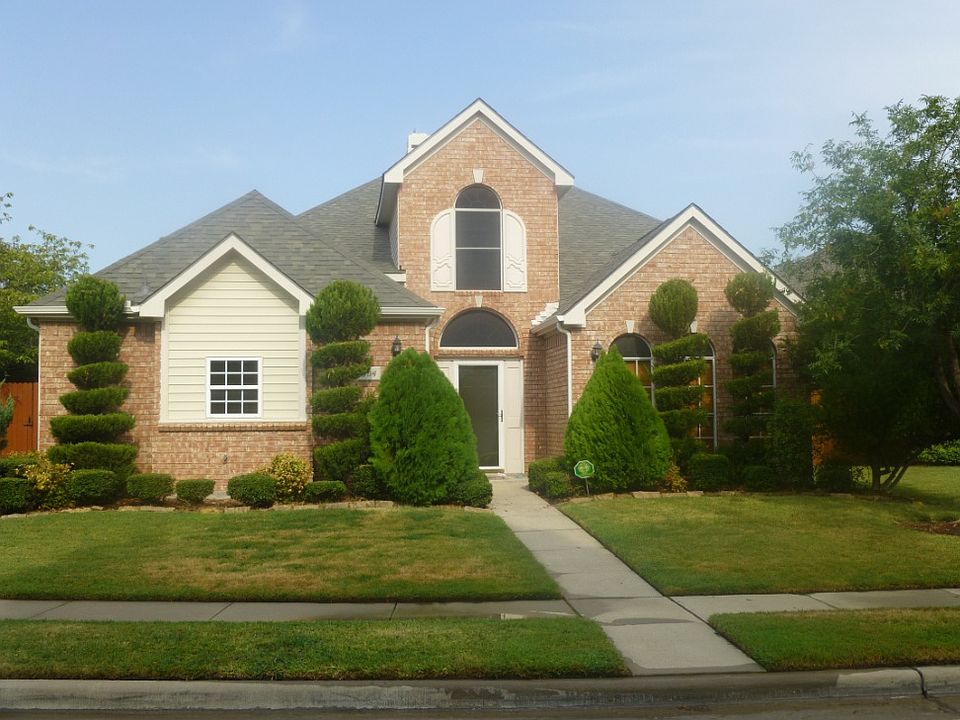 1st image of 904 Parker Dr