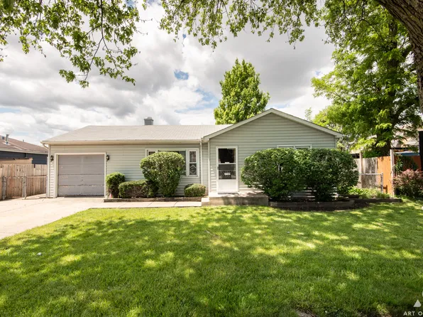 7736 Luna Ave, Burbank, IL 60459