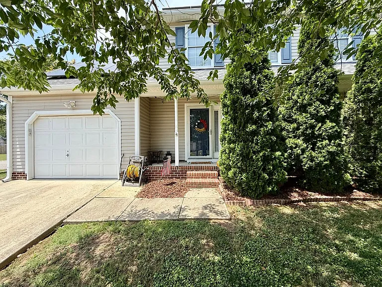 101 Emerald Ct — Photo 2