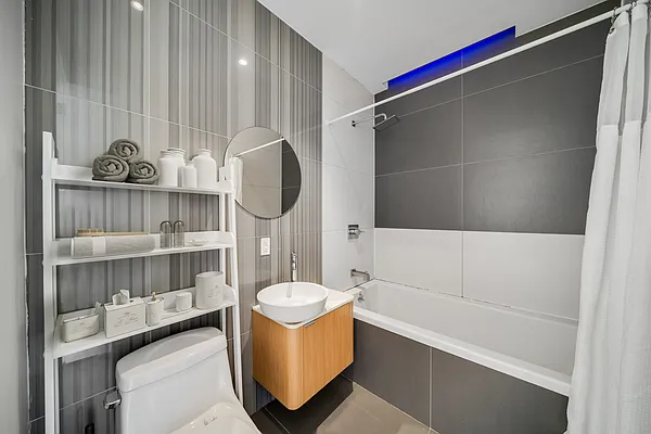 Rented by Vector New York, LLC | media 5