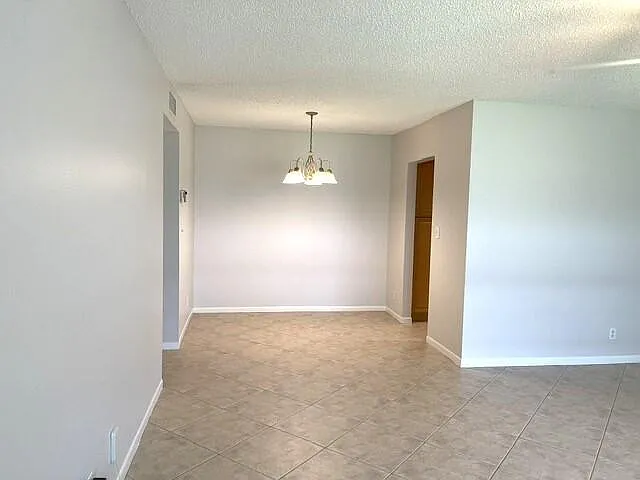 1202 S Drive Cir #A — Photo 7
