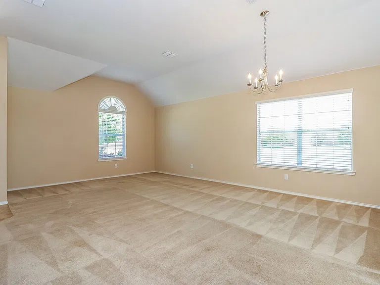 1235 Sweetwater Dr — Photo 4