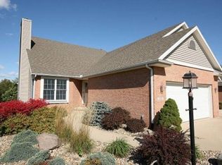 1718 Tin Cup Rd, Mahomet, IL 61853