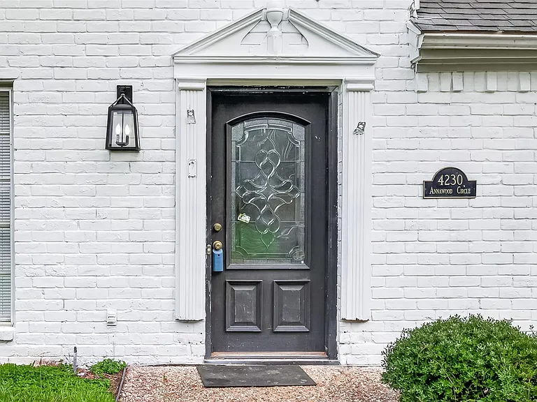 4230 Annawood Cir — Photo 32