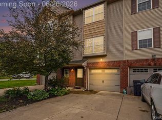 2234 Knotty Pine Trl, Howell, MI 48855