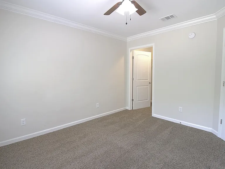 38 Griffin Rd — Photo 24