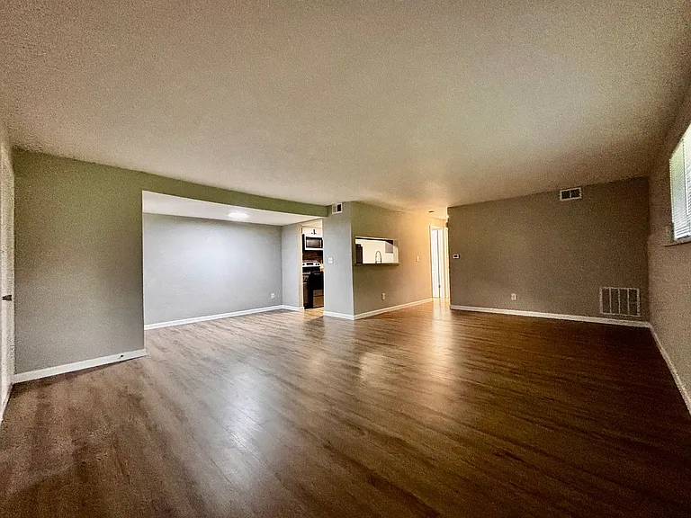Flowerdale Apartments — Photo 19