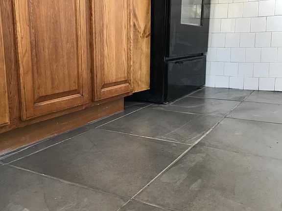 4th image of 100 William St #2