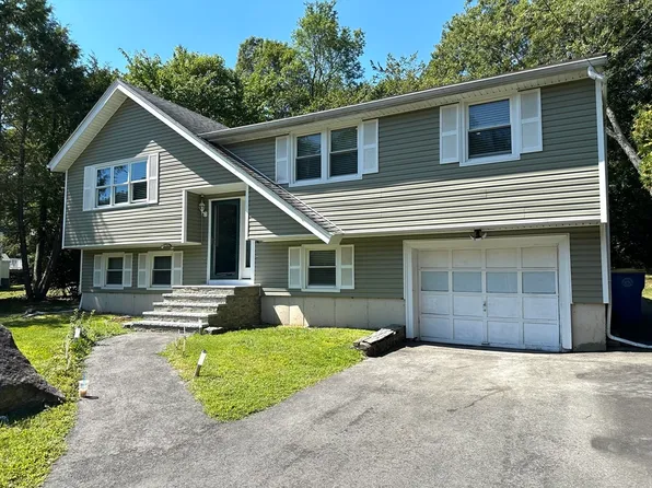 14 Anderson Dr, Randolph, MA 02368