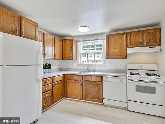 5th image of 3309 Tidewater Ct #C-16