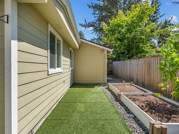 4th image of 3741 147th Ave SE