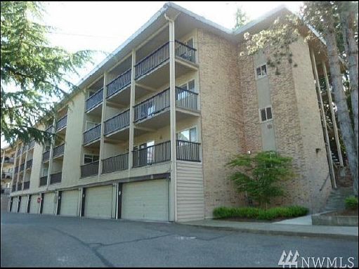 5th image of 130 105th Ave SE #B302