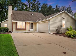 N78W15561 Old Gate Rd, Menomonee Falls, WI 53051