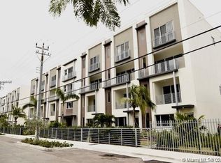 1045 NE 18th Ave, Fort Lauderdale, FL 33304