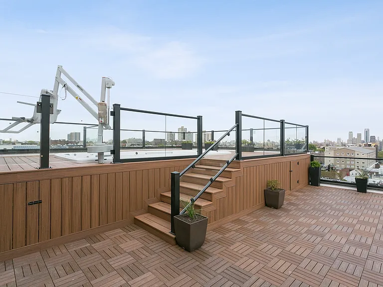 6020 Hudson Ave — Photo 16