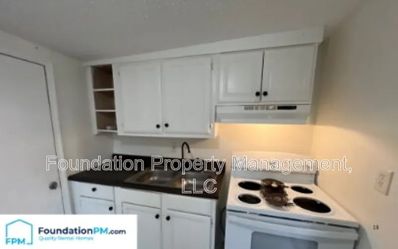 2 bed, 1.0 bath, 1296 sqft, $675 — Photo 3