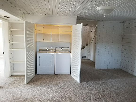 Lower Level Washer Dryer