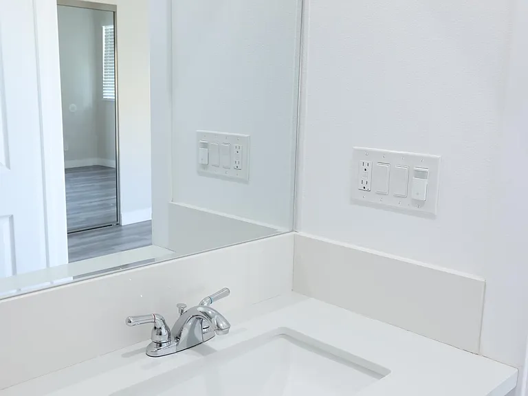 3927 Wisconsin St #8 — Photo 13