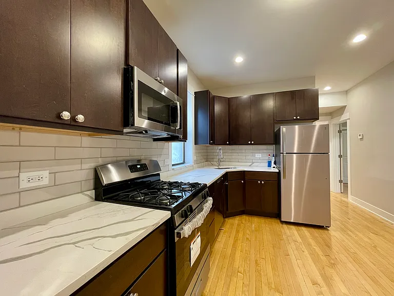 2143 N Keystone Ave #2 — Photo 2