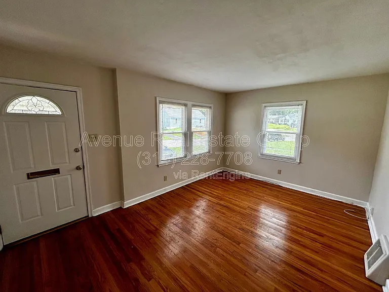 7712 Brocton Ct — Photo 2