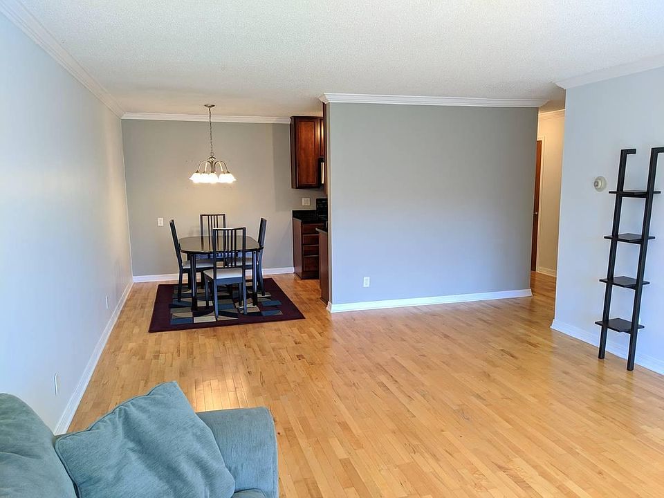1st image of 821 Douglas Ave APT 304