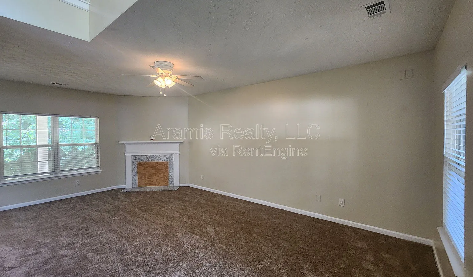 3 bed, 2.5 bath, 1878 sqft, $1,650 — Photo 3