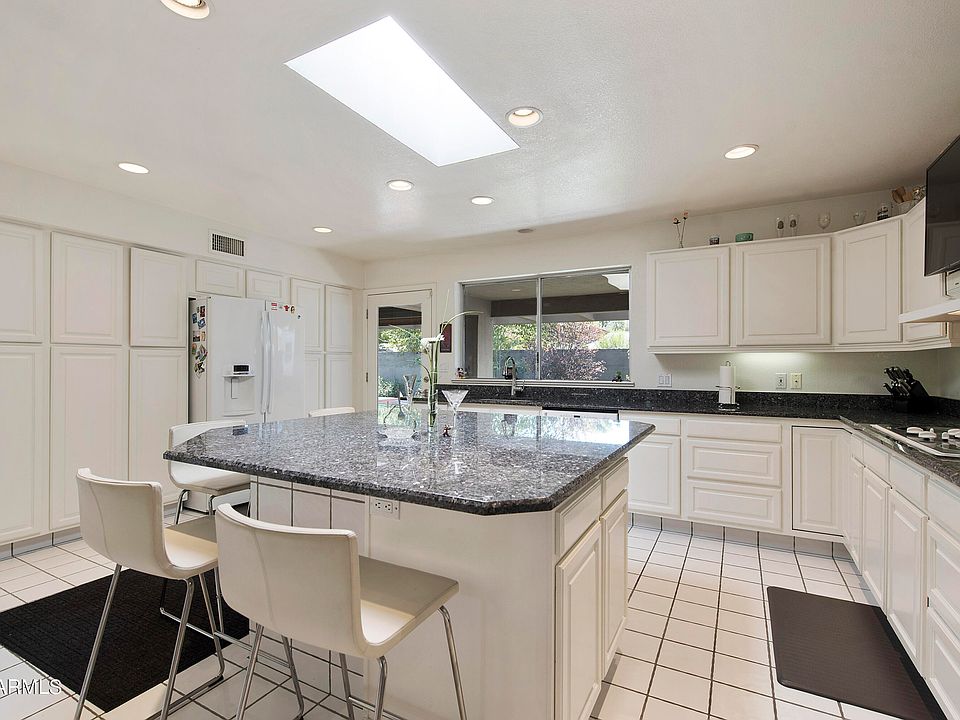 1st image of 23 E GLENDALE Avenue