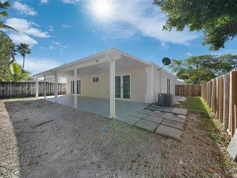 9826 SW 222nd Ter — Photo 3