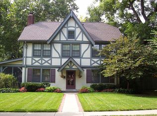 305 W 68th St, Kansas City, MO 64113