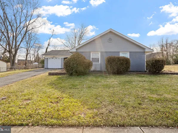 36 Melbourne Ln, Willingboro, NJ 08046